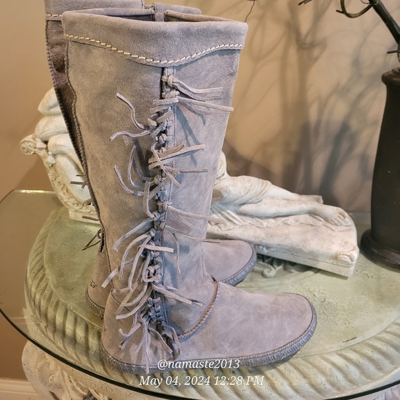 UGG Mammoth Moccasin Womens Gray Water Resistant Suede Tall Fringe Boots #761 - Picture 8 of 15